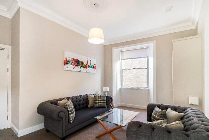 3 Bedroom Flat To Rent In Henderson Row, Edinburgh, EH3