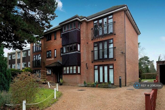 2 Bedroom Flat To Rent In Ashwood Houses, Hatch End, Pinner, HA5