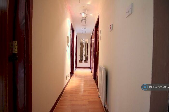 2 Bedroom Flat To Rent In Lochee Road, Dundee, DD2