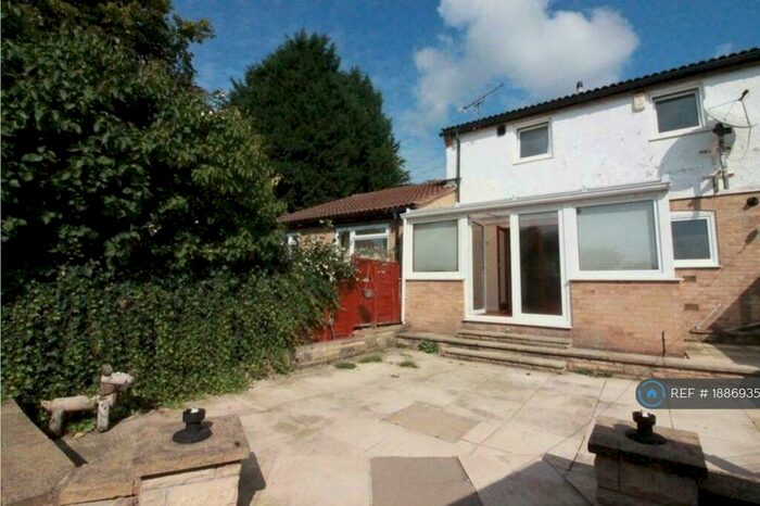 3 Bedroom Semi-Detached House To Rent In Carwood Road, Beeston, Nottingham, NG9