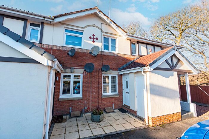 2 Bedroom Flat For Sale In Stonehaven Crescent, Airdrie, ML6