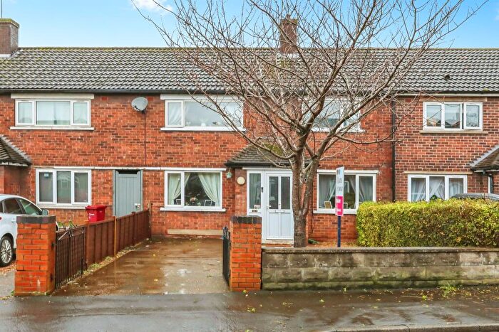3 Bedroom Terraced House For Sale In Burghley Road, Scunthorpe, DN16