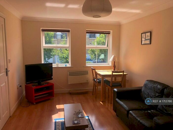 2 Bedroom Flat To Rent In Navigation Drive, Bradford, BD10