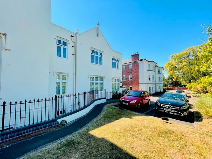 1 Bedroom Apartment To Rent In Wilhelmina Close, Leamington Spa, CV32