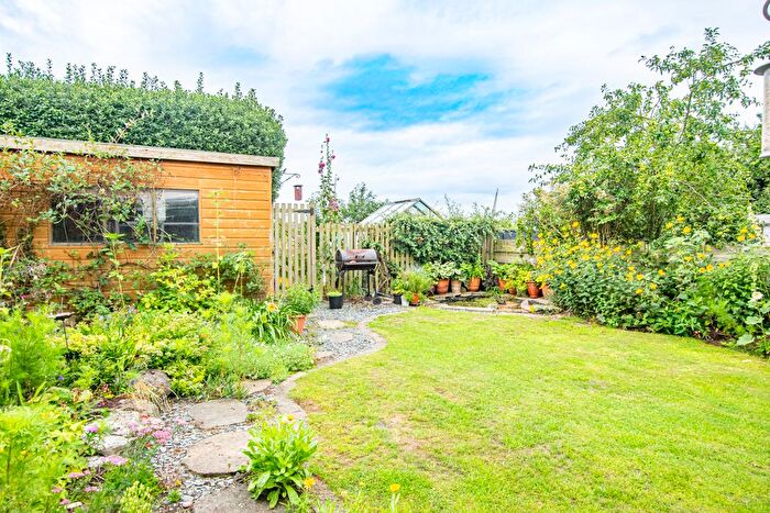 4 Bedroom Detached House For Sale In Hall Farm Close, Riccall, York, YO19
