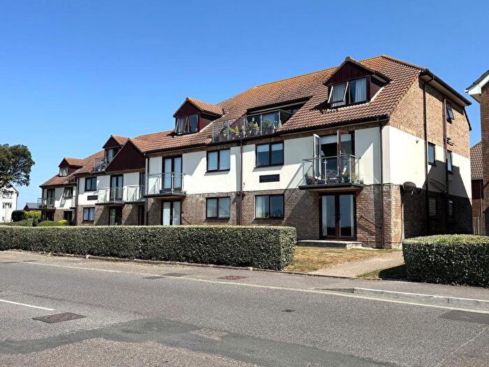 2 Bedroom Flat For Sale In Shoreacre Marine Drive East Barton On Sea, BH25