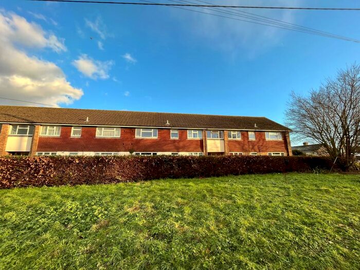 2 Bedroom Flat To Rent In Littlemead, Cooksbridge, BN8