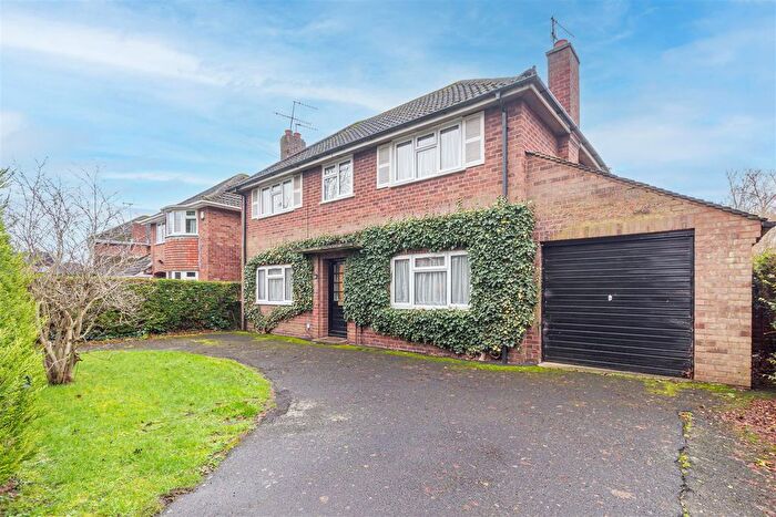 3 Bedroom Detached House For Sale In Oldbury Road, Worcester, WR2