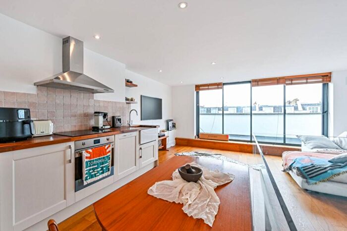 2 Bedroom Flat For Sale In Gloucester Avenue, Primrose Hill, London, NW1