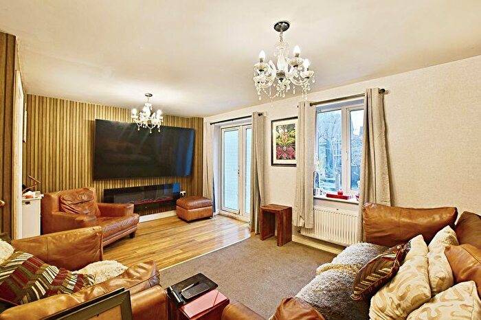 4 Bedroom Link Detached House For Sale In Dorrigan Close, St. George's Park, Lincoln, LN1