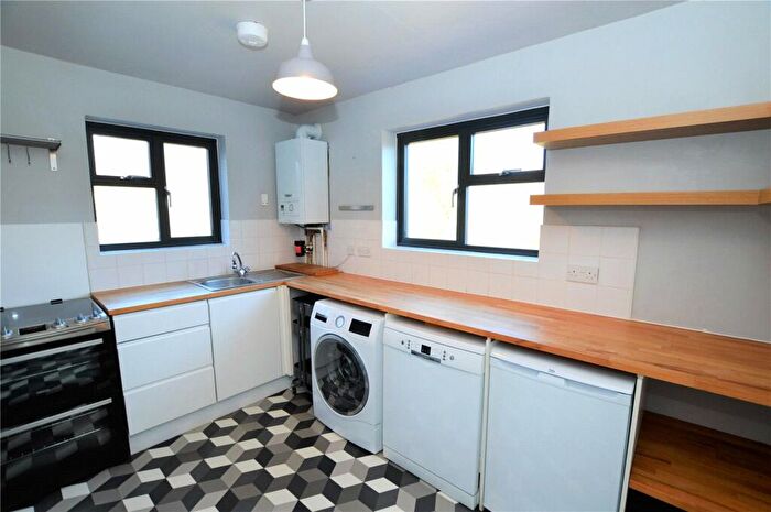 2 Bedroom Apartment To Rent In Anerley Hill, London, SE19