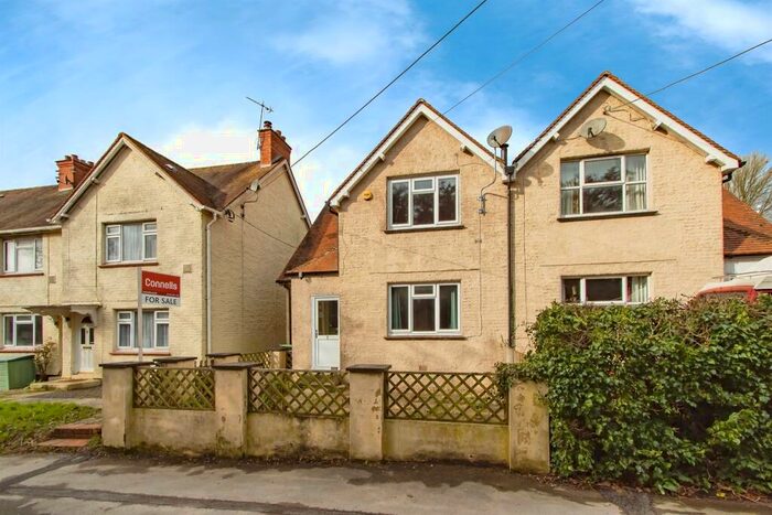3 Bedroom Semi-Detached House For Sale In West Bourton Road, Bourton, Gillingham, SP8