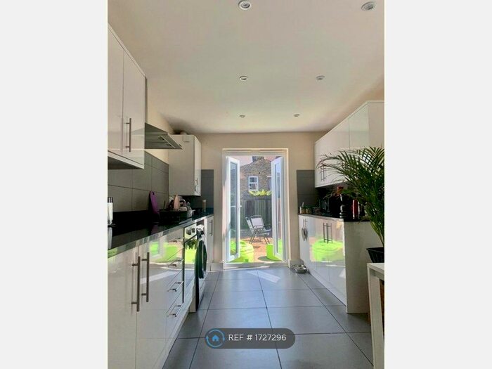 5 Bedroom Terraced House To Rent In Frith Road, London, E11