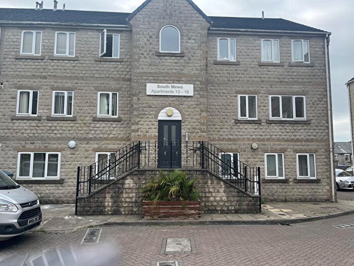 2 Bedroom Flat To Rent In South Mews, Buxton, Derbyshire, SK17
