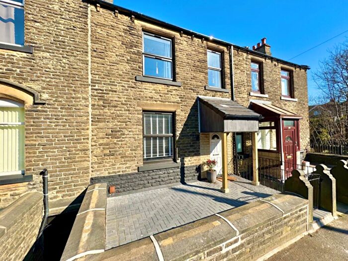 3 Bedroom Terraced House To Rent In Moor End Road, Huddersfield, West Yorkshire, HD4