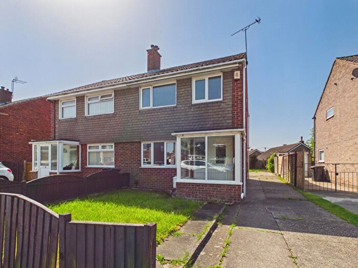 3 Bedroom Semi Detached House To Rent In Hoylake Court, Mickleover, DE3