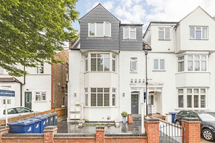 2 Bedroom Flat To Rent In Argyle Road, Ealing, W13