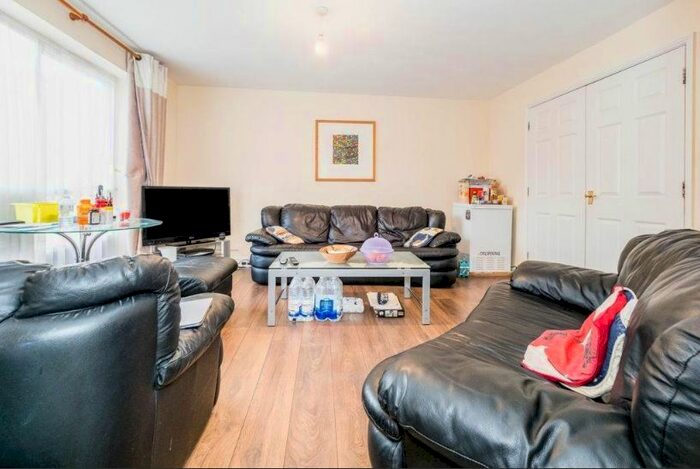 2 Bedroom Flat To Rent In Albatross Close, Beckton, London, E6