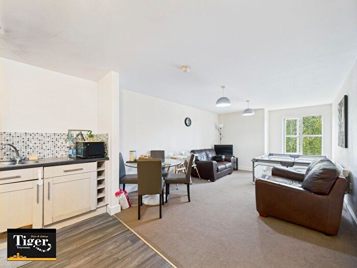 2 Bedroom Apartment For Sale In Woodlands View, Lytham St. Annes, FY8