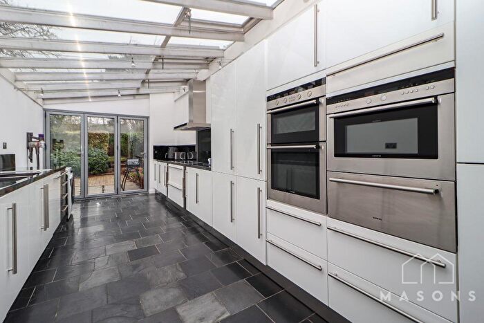 4 Bedroom Semi-Detached House To Rent In Ickleford Road, Hitchin, Hertfordshire, SG5