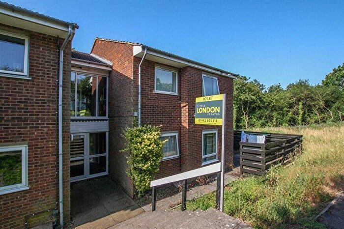 2 Bedroom Flat To Rent In Chiltern Park Avenue, Berkhamsted, HP4