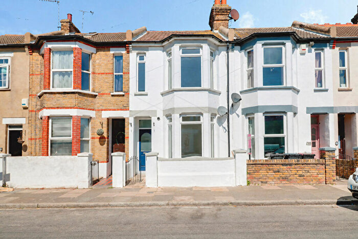 2 Bedroom Terraced House To Rent In Burnaby Road, Southend-on-sea, SS1
