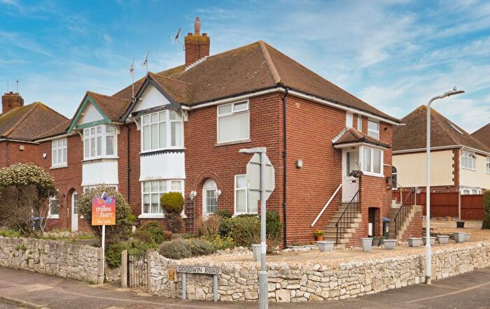 Semi Detached House For Sale In Goodwin Road, Ramsgate, CT11