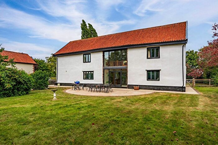 6 Bedroom Barn Conversion For Sale In The Street, Horham, IP21