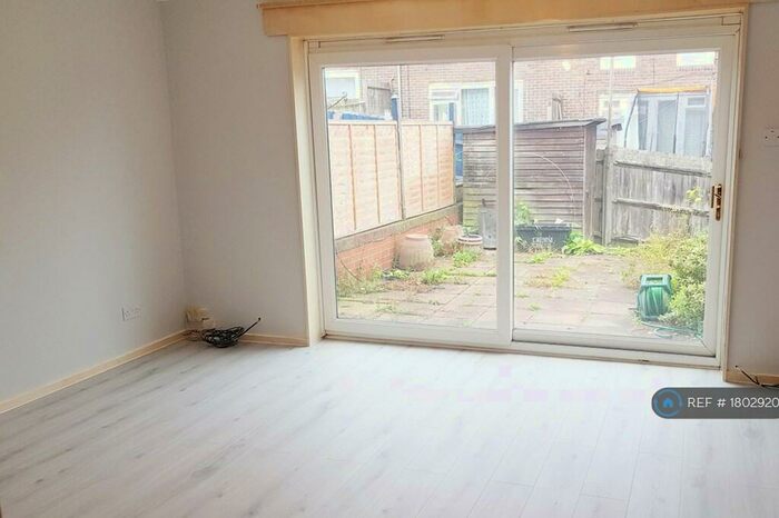 3 Bedroom Terraced House To Rent In Hudson Place, London, SE18