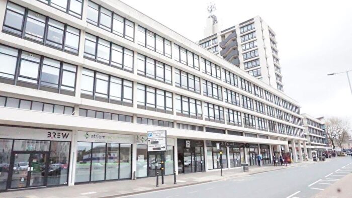 2 Bedroom Flat To Rent In Flat, North Block () Kingston House, Hull, K2