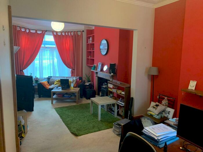 3 Bedroom House To Rent In Penhevad Street, Cardiff, CF11