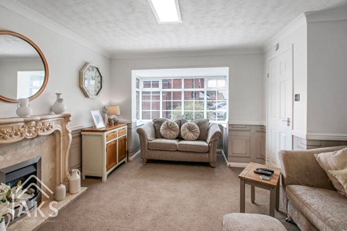 4 Bedroom Detached House For Sale In Woodmans Croft, Hatton, DE65