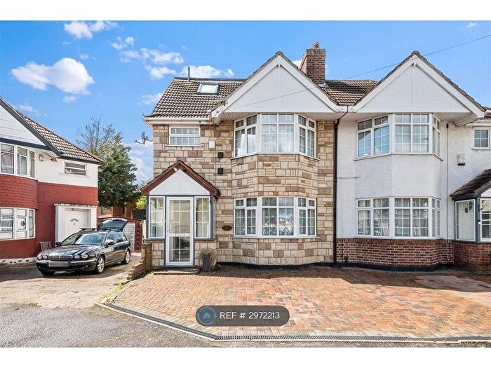 4 Bedroom Semi Detached House To Rent In Munster Avenue, Hounslow, TW4