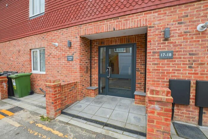 2 Bedroom Flat To Rent In Lushington Lane, Eastbourne, BN21