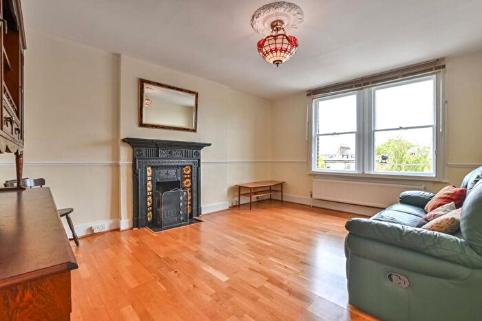 3 Bedroom Flat For Sale In North Villas, Camden, London, NW1