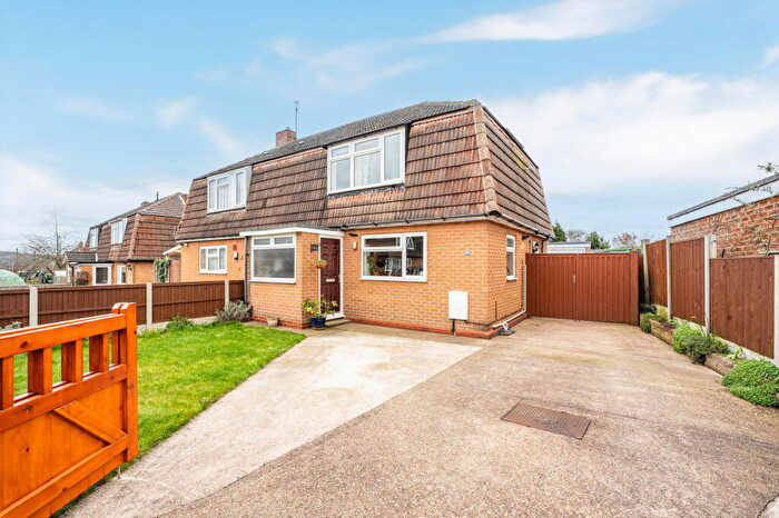 3 Bedroom Semi-Detached House For Sale In Newman Road, Calverton, NG14