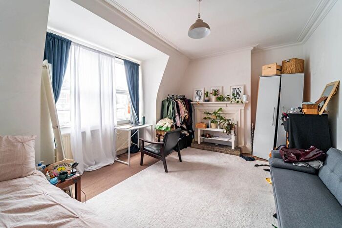 1 Bedroom Flat To Rent In Green Lanes, Haringay, London, N4