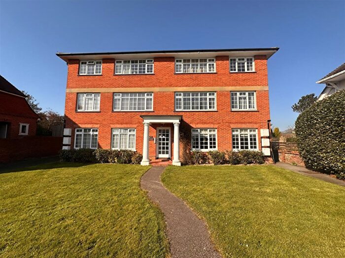 2 Bedroom Flat To Rent In Sutherland Avenue, Bexhill-On-Sea, TN39