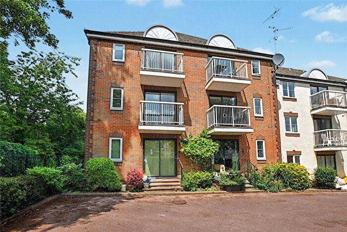 1 Bedroom Apartment To Rent In Waterside Court, Alton, Hampshire, GU34