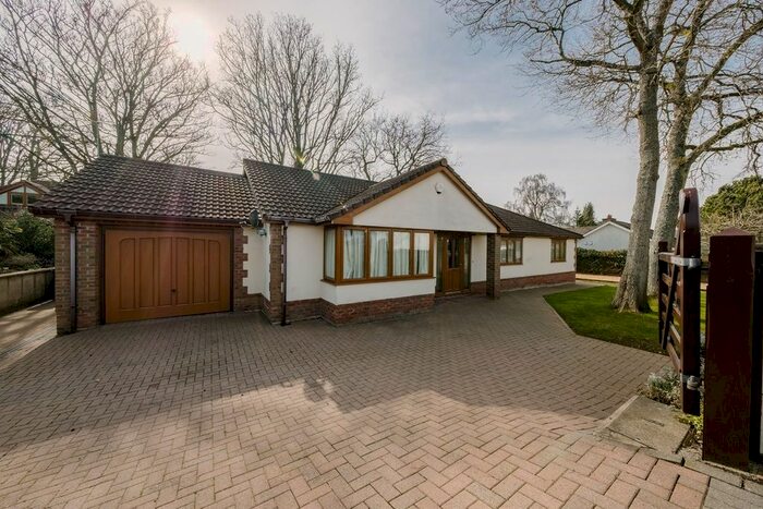 4 Bedroom Bungalow To Rent In Belmont Drive, Failand, Bristol, BS8