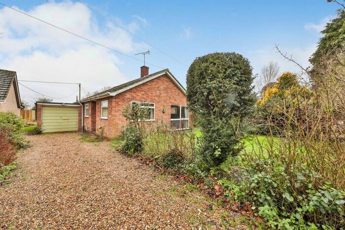 3 Bedroom Detached Bungalow For Sale In Chapel Road, Longham, Dereham, NR19