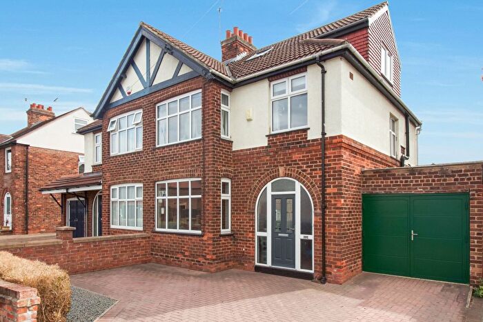 4 Bedroom Semi-Detached House For Sale In Carr Lane, York, North Yorkshire, YO26