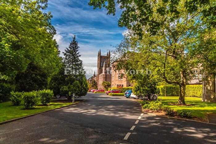 2 Bedroom Flat For Sale In Kershaw Drive, Lancaster, LA1