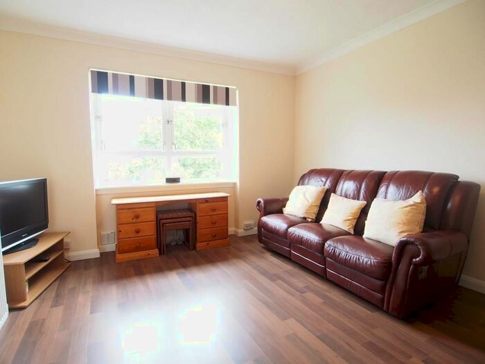 2 Bedroom Flat To Rent In Bedford Avenue, Top Floor, AB24