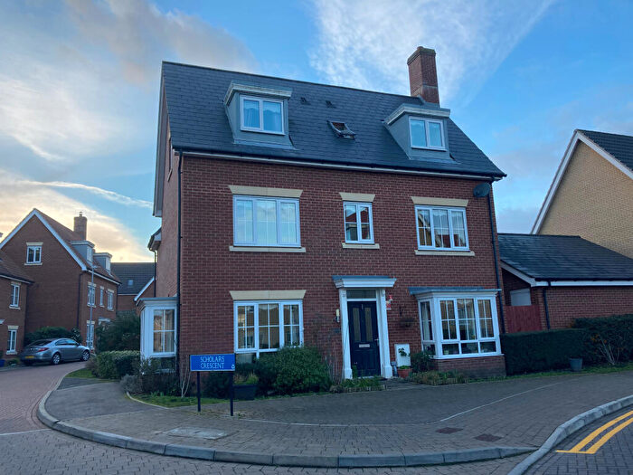 5 Bedroom Town House To Rent In School Avenue, Laindon, SS15