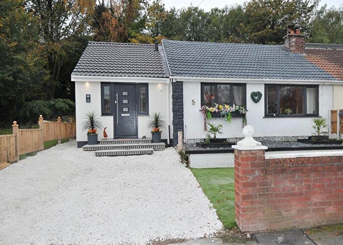 3 Bedroom Bungalow For Sale In New Moss Road, Cadishead, M44