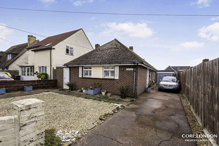 3 Bedroom Bungalow For Sale In Longlands Road, Chichester, PO20