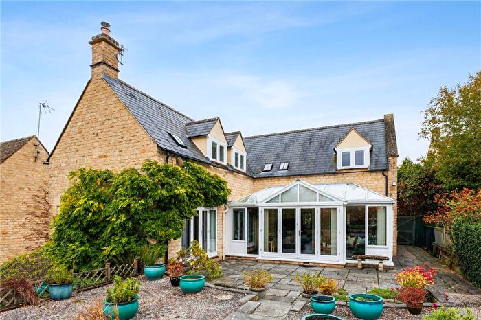 4 Bedroom Detached House For Sale In The Paddocks, Bourton-on-the-Water, Cheltenham, Gloucestershire, GL54