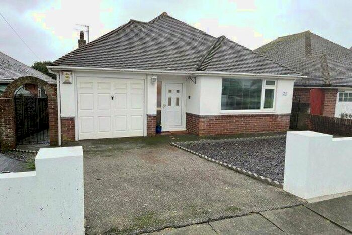 2 Bedroom Bungalow To Rent In Chichester Drive West, Brighton, BN2