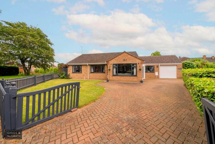 4 Bedroom Detached Bungalow For Sale In Windsor Drive, Ramsey Forty Foot, Ramsey, Huntingdon, Cambridgeshire, PE26